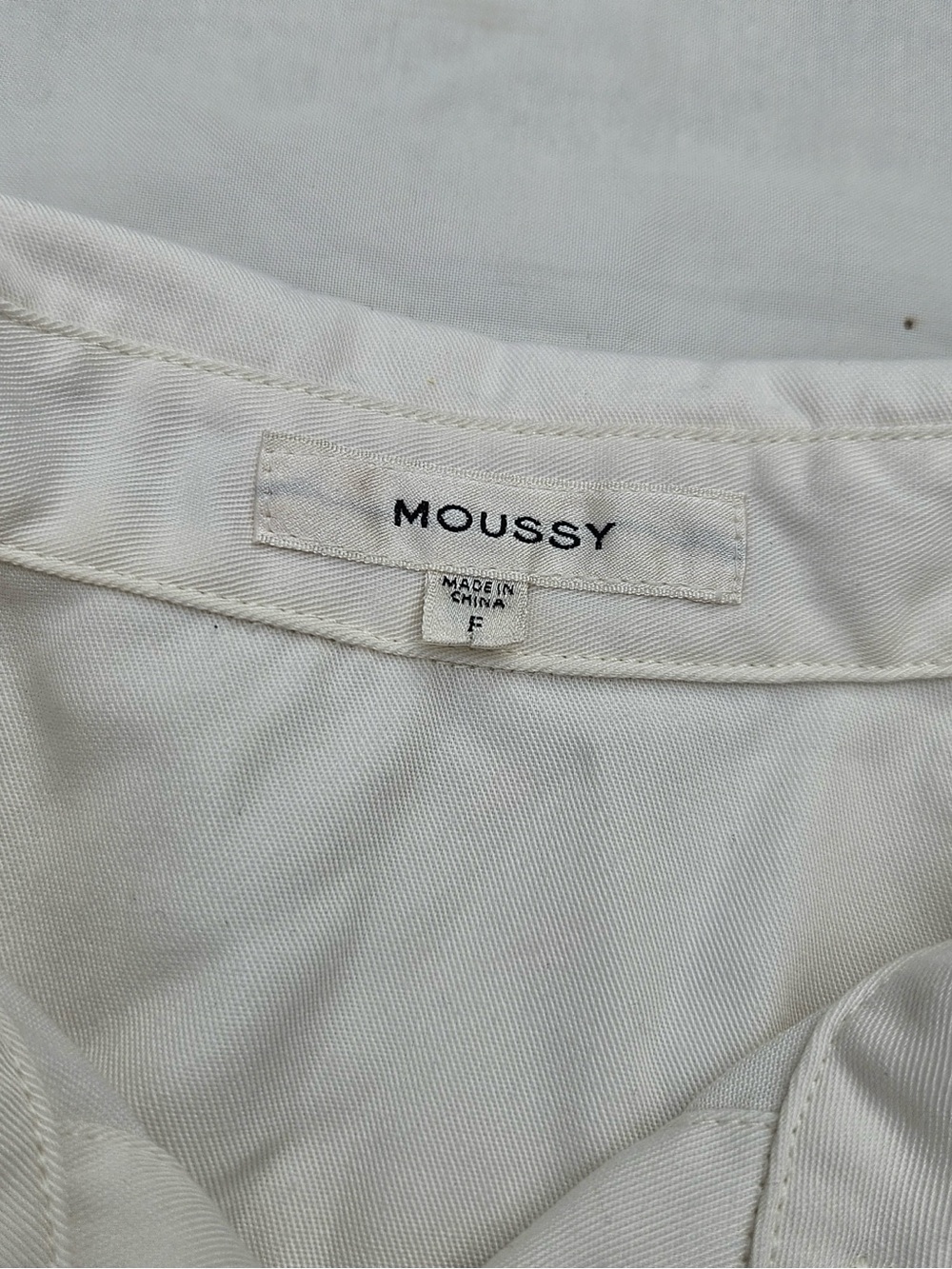Moussy Patch Button Up - Picture 2 of 16